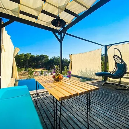 Kas Palamut'Ta Korunakli, Oezel Havuzlu Bungalov *