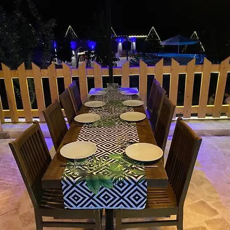 Kas Palamut'Ta Korunakli, Oezel Havuzlu Bungalov *